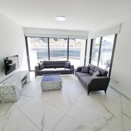 Shades Of Blue Apartament Larnaca