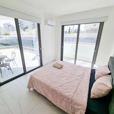 Apartman Shades Of Blue